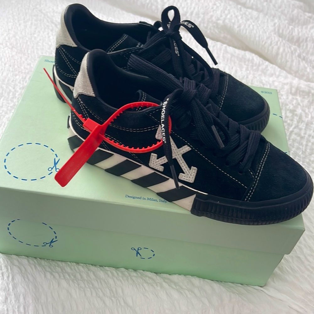 Almost Brand New Off-White Low Top Sneakers!